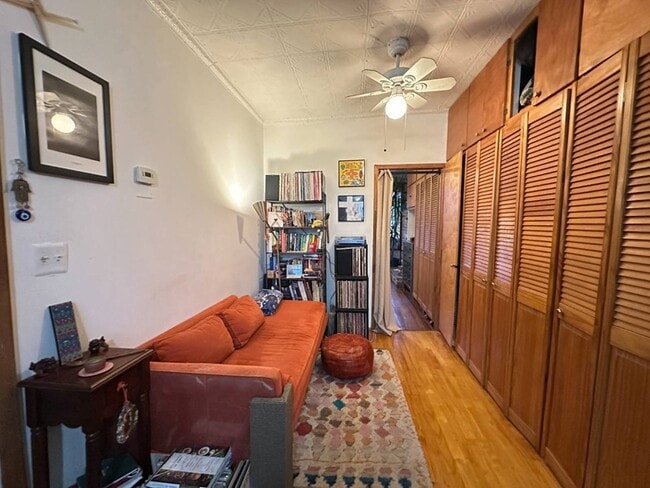 Building Photo - 374 Columbia St