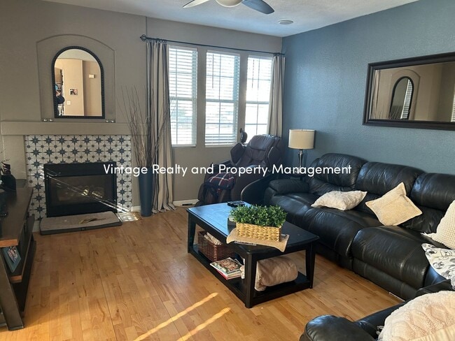 Building Photo - Charming Single-Story 3 Bedroom Home In South Natomas!!!