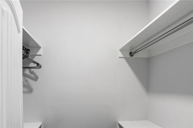 Building Photo - 905 Wayne St