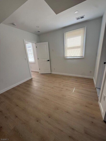 Building Photo - 94 Broughton Ave