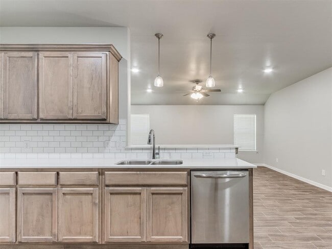 Building Photo - 12925 Willow Villas Dr