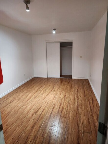 Building Photo - 1459 W 102nd St