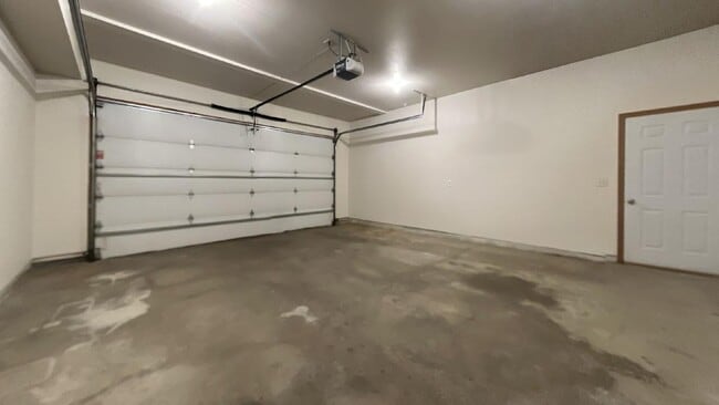 Building Photo - 1214 N 16th Ave