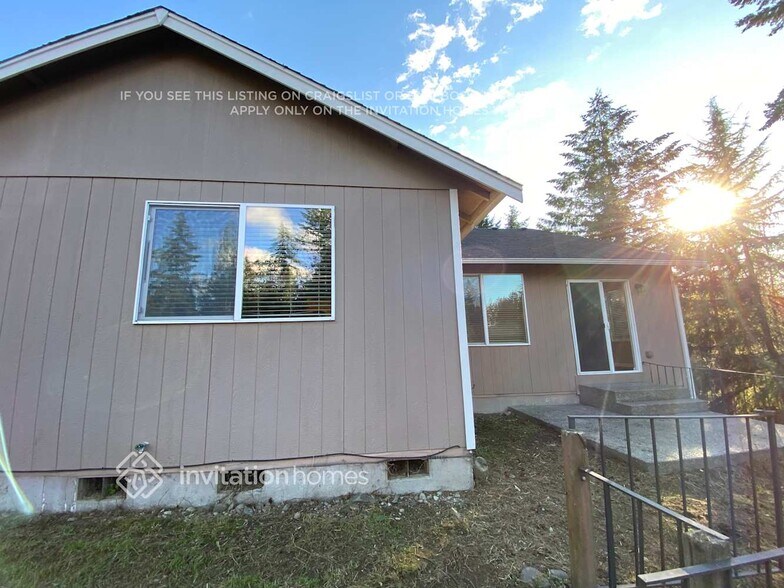 Building Photo - 5603 208th St Ct E