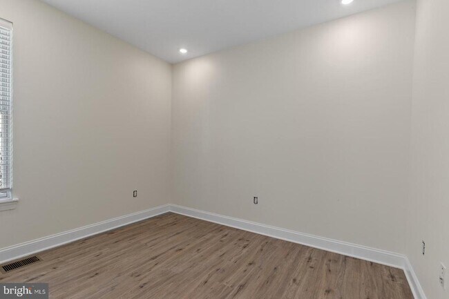 Building Photo - 511 Gorgas Ln