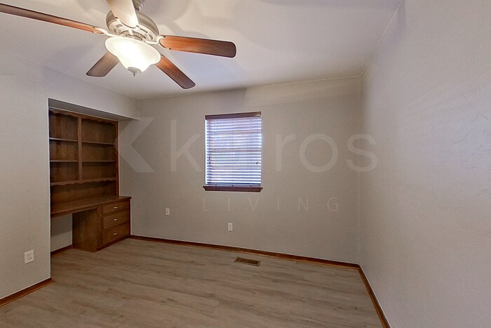 Building Photo - 1205 Mockingbird Ln