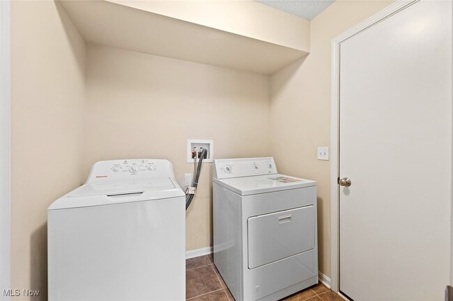 Building Photo - 37 Eastpointe Dr