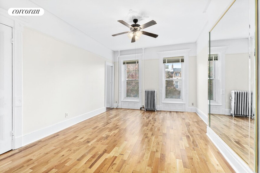 Primary Photo - 538 Monroe St