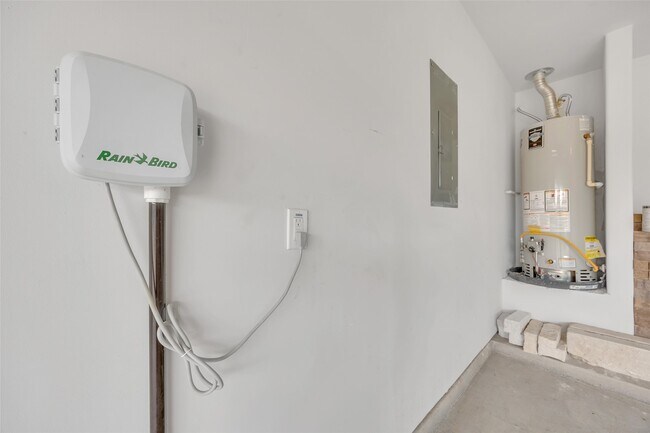 Building Photo - 22642 Rosebush Hl Rd