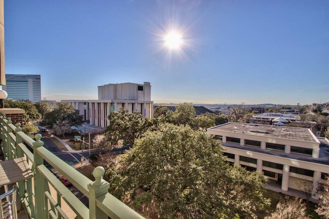 Building Photo - 300 S Duval St