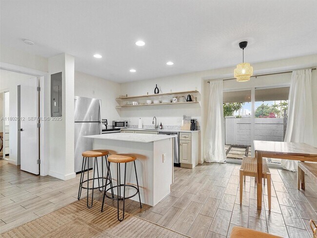 Building Photo - 300 SW 23rd St