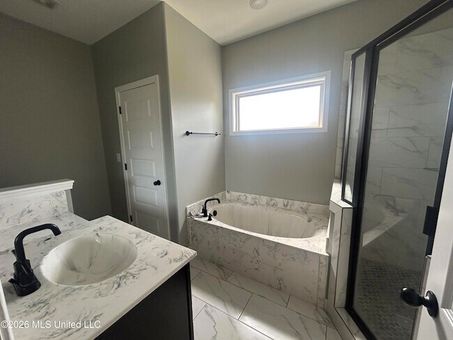 Building Photo - 401 Park St