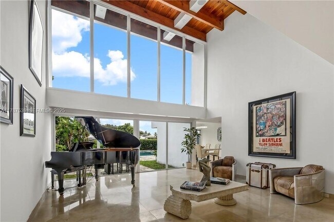 Building Photo - 4050 NE 25th Ave