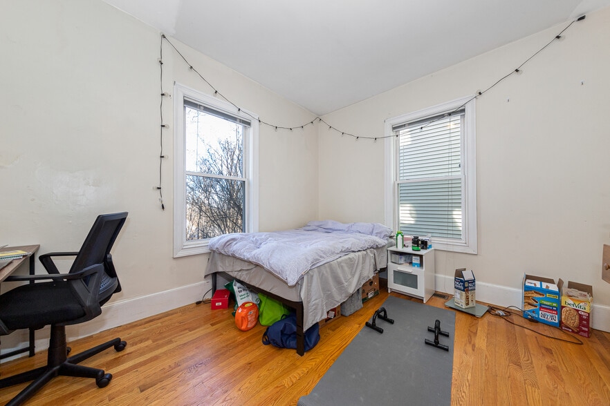 Building Photo - 226 Calumet St