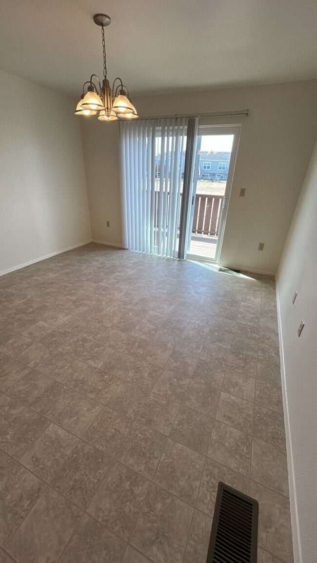 Building Photo - 405 Mickelson Ct