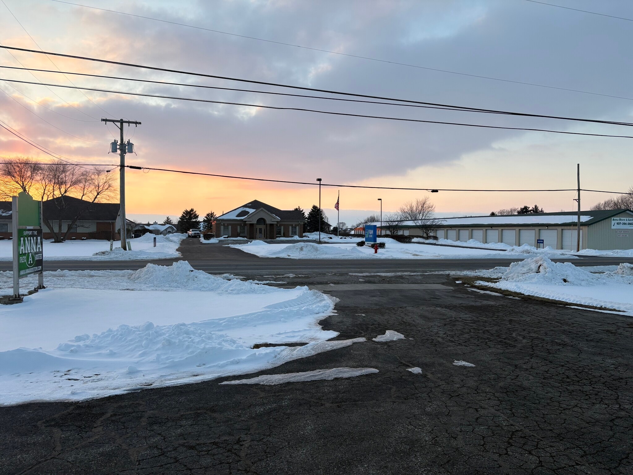 Building Photo - 310 S Pike St