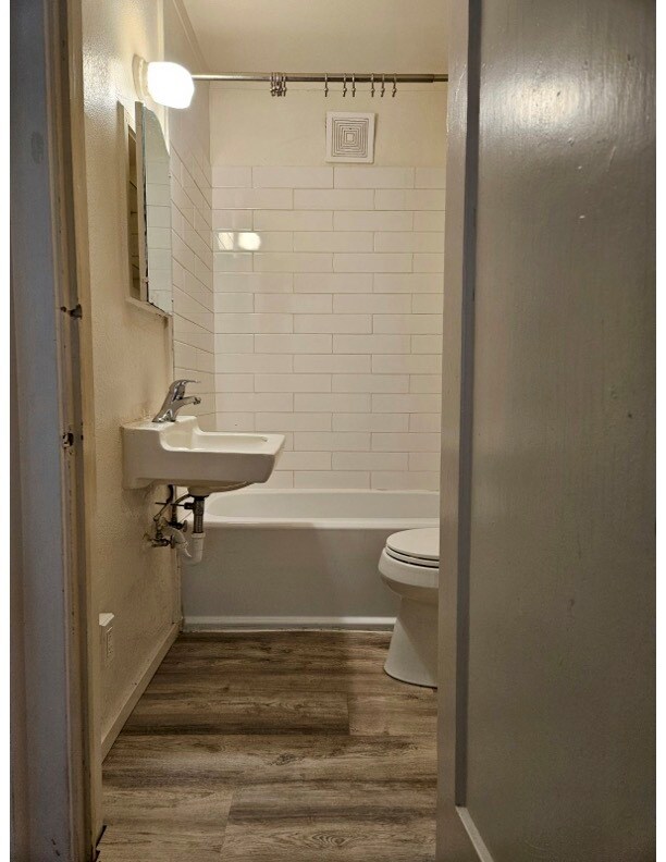 Building Photo - 608 4th St