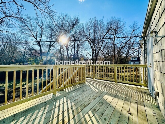 Building Photo - Adorable Home Featuring Wood Floors, SS Ap...
