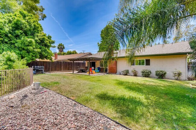 Building Photo - 5664 Campanile Way