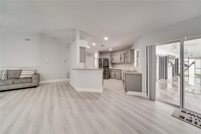 Building Photo - 1550 SW 52nd Terrace