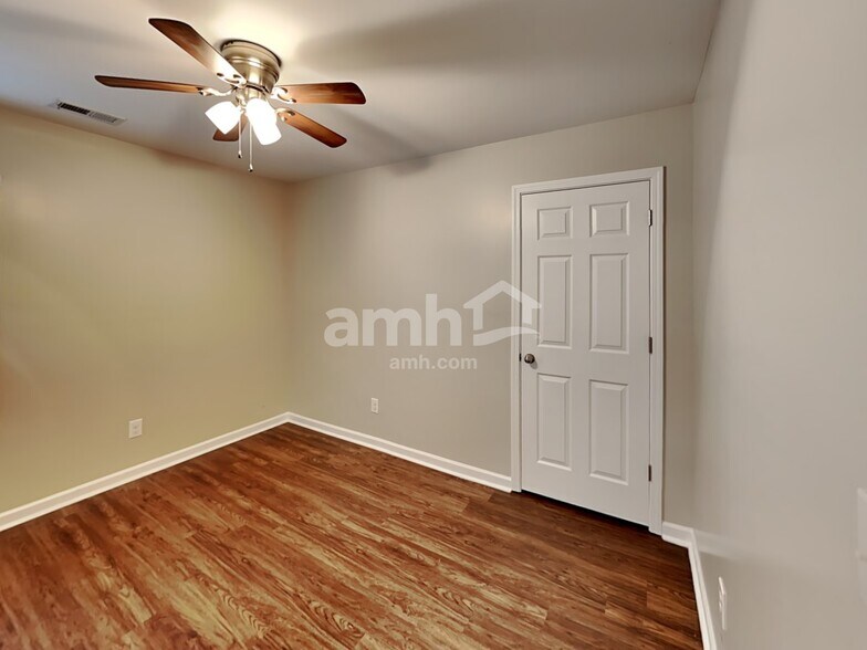 Building Photo - 15709 Lakepoint Forest Dr