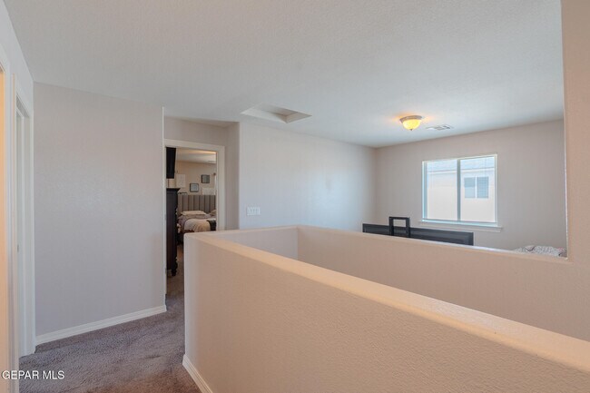 Building Photo - 305 Del Palmar