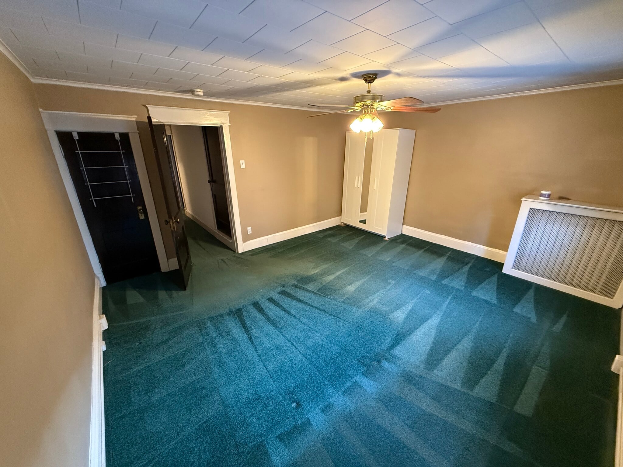 Building Photo - 409 E Mahanoy St