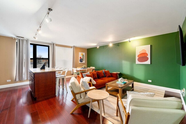 Building Photo - 1600 N Halsted St