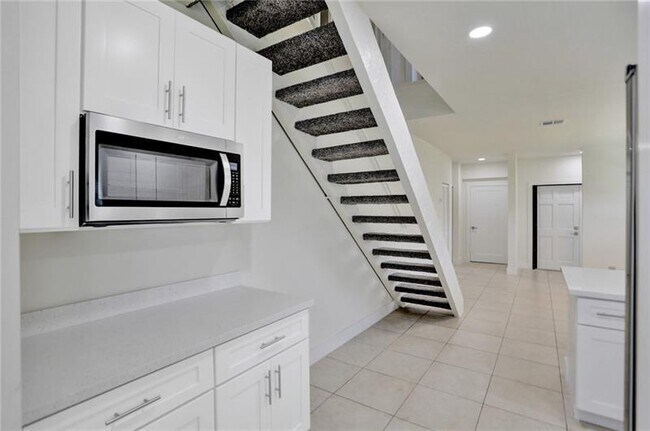 Building Photo - 4300 S Ocean Blvd