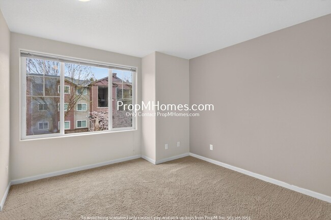 Building Photo - Cozy Two Bedroom Townhome in Amberglenn!