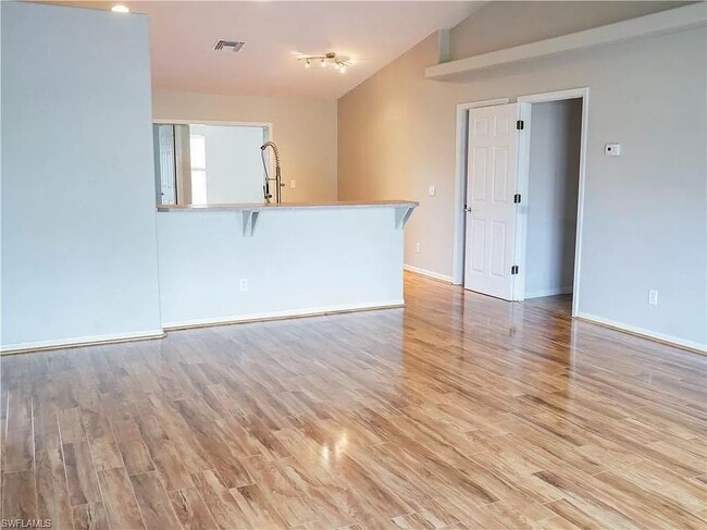 Building Photo - Brentwood