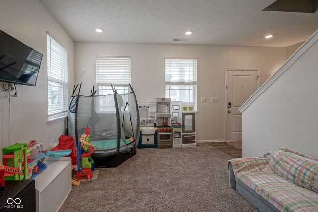 Building Photo - 6810 Birmingham Ave