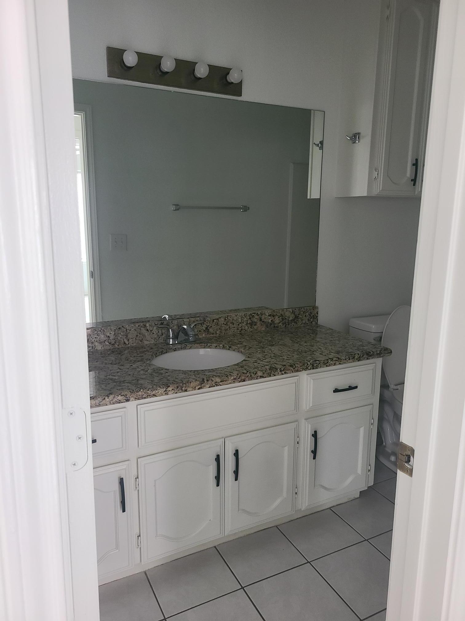 Building Photo - 1101 Lexington Cir