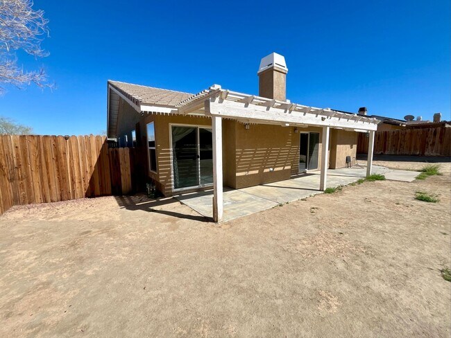 Building Photo - Wow must see 4 bedroom Plus 2 bath Home in...