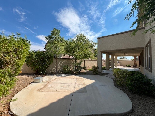 Building Photo - 18 Blue Valley Dr