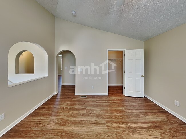 Building Photo - 35 Langtree Dr