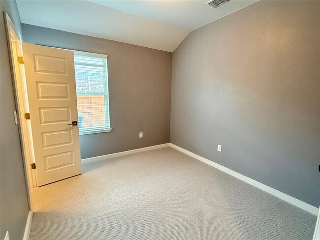 Building Photo - 7216 Sienna Rouge Path