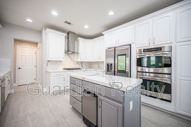 Building Photo - 11112 Pine Greens Ct
