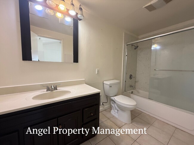 Building Photo - 6932 Richman Way