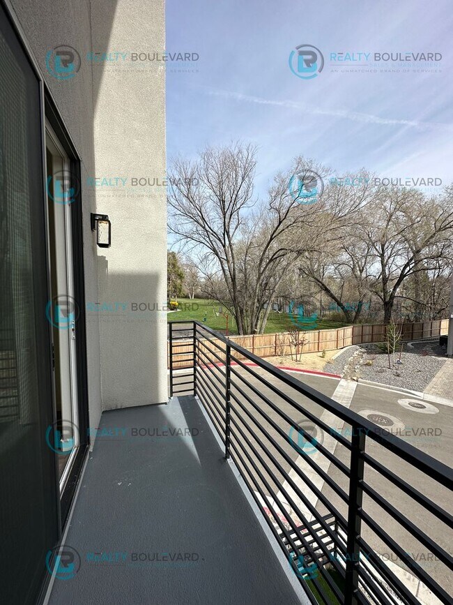 Building Photo - Modern 2 Bedroom 2Bath  Townhome with Dual Patios & Designer Finishes near Truckee River