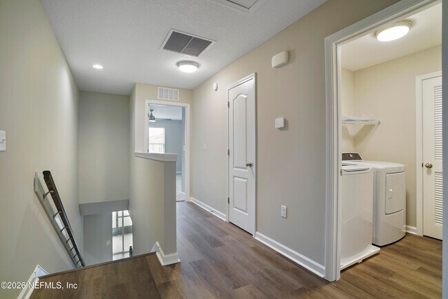 Building Photo - 142 Castro Ct