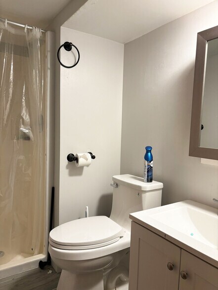 Building Photo - 15 Ashford St