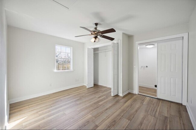 Building Photo - 220 Armstrong St