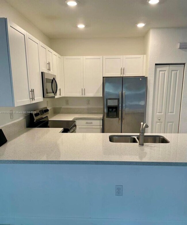 Building Photo - 3 bedroom in North Miami Beach FL 33179