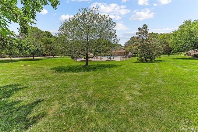 Building Photo - 5317 Fairway Ln