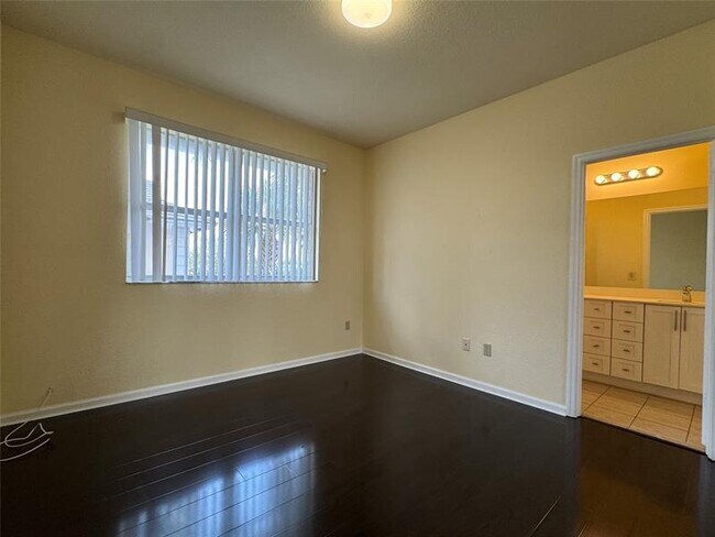 Building Photo - 3069 NW 30th Pl