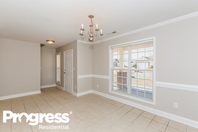 Building Photo - 1440 Standish Dr