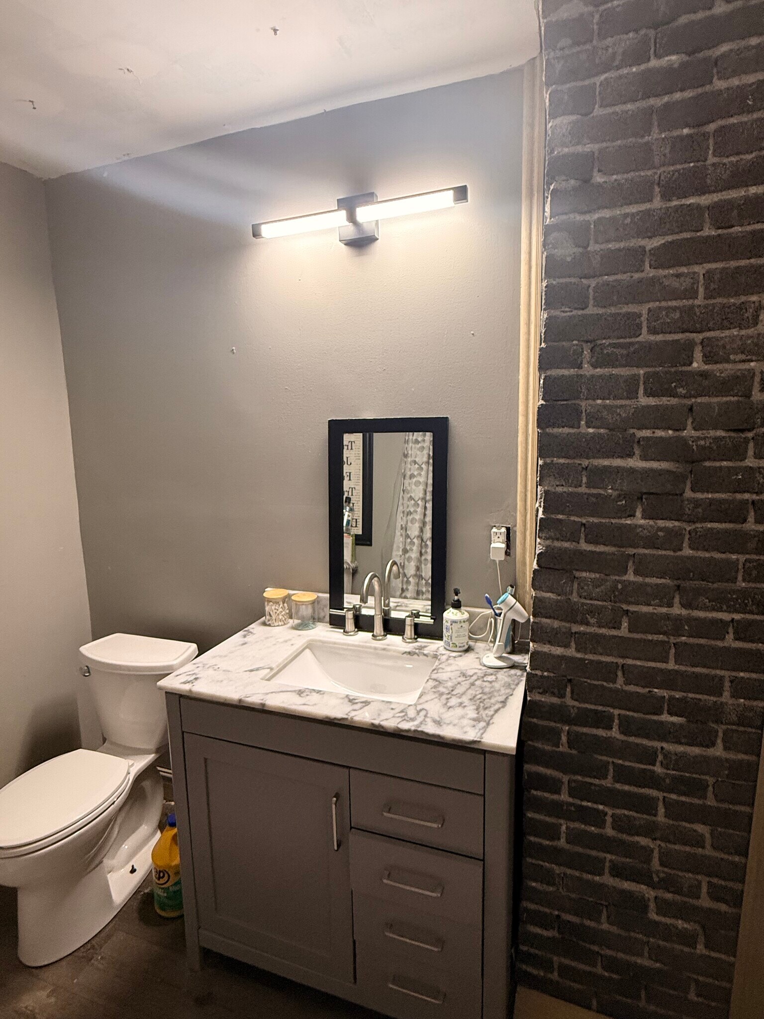 Building Photo - 359 Colvin Ave