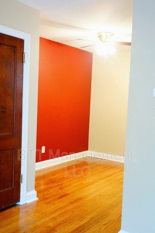 Building Photo - 8406 Greenwood Ave