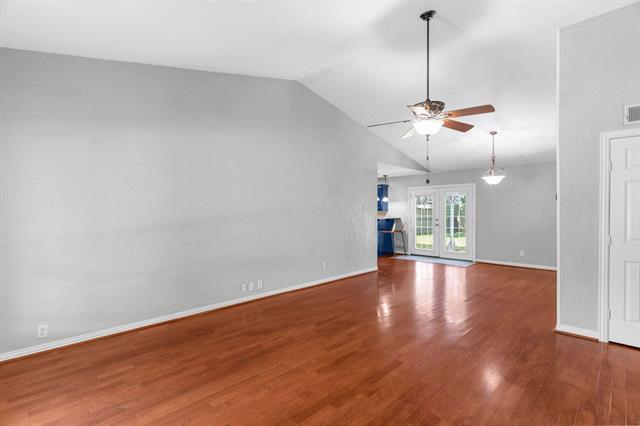 Building Photo - 1517 Williamsburg Dr